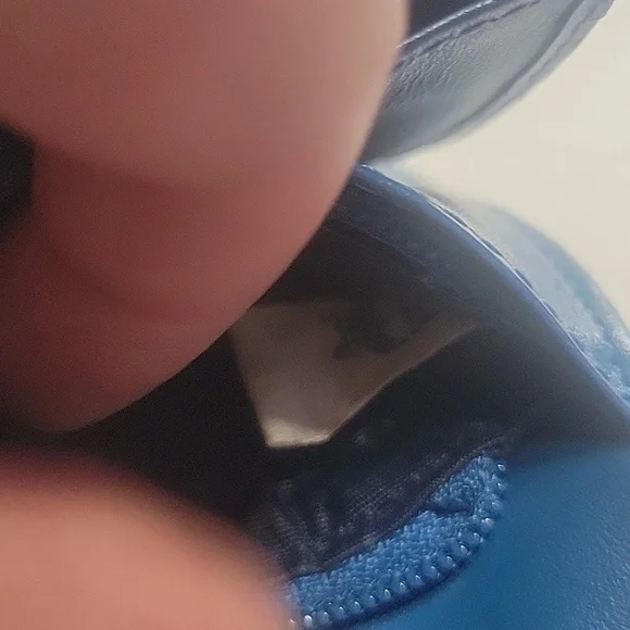 MCM Viesto Berlin 3 Fold Silver Leather Monogram Unisex Wallet - Picture 12 of 12